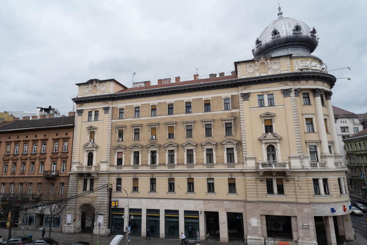 Stylish New Home With View On New York Palace Budapest Esterno foto