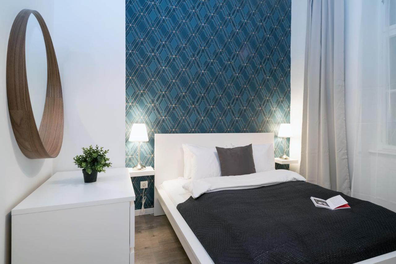 Stylish New Home With View On New York Palace Budapest Esterno foto